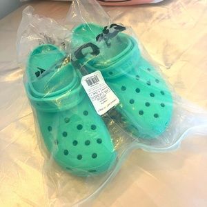 Crocs, Women’s 9, Pistachio classic Platform clog